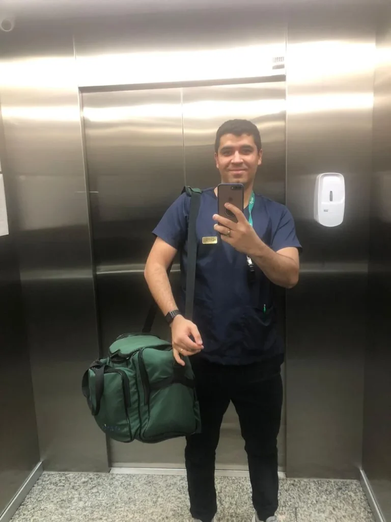 Dr. Maicon Vieira veterinário com bolsa médica para atendimento domiciliar